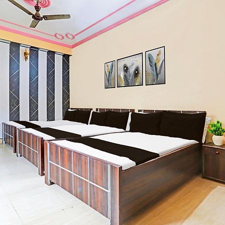 Hotel O Arvi Guest House พาราณสี ภายนอก รูปภาพ