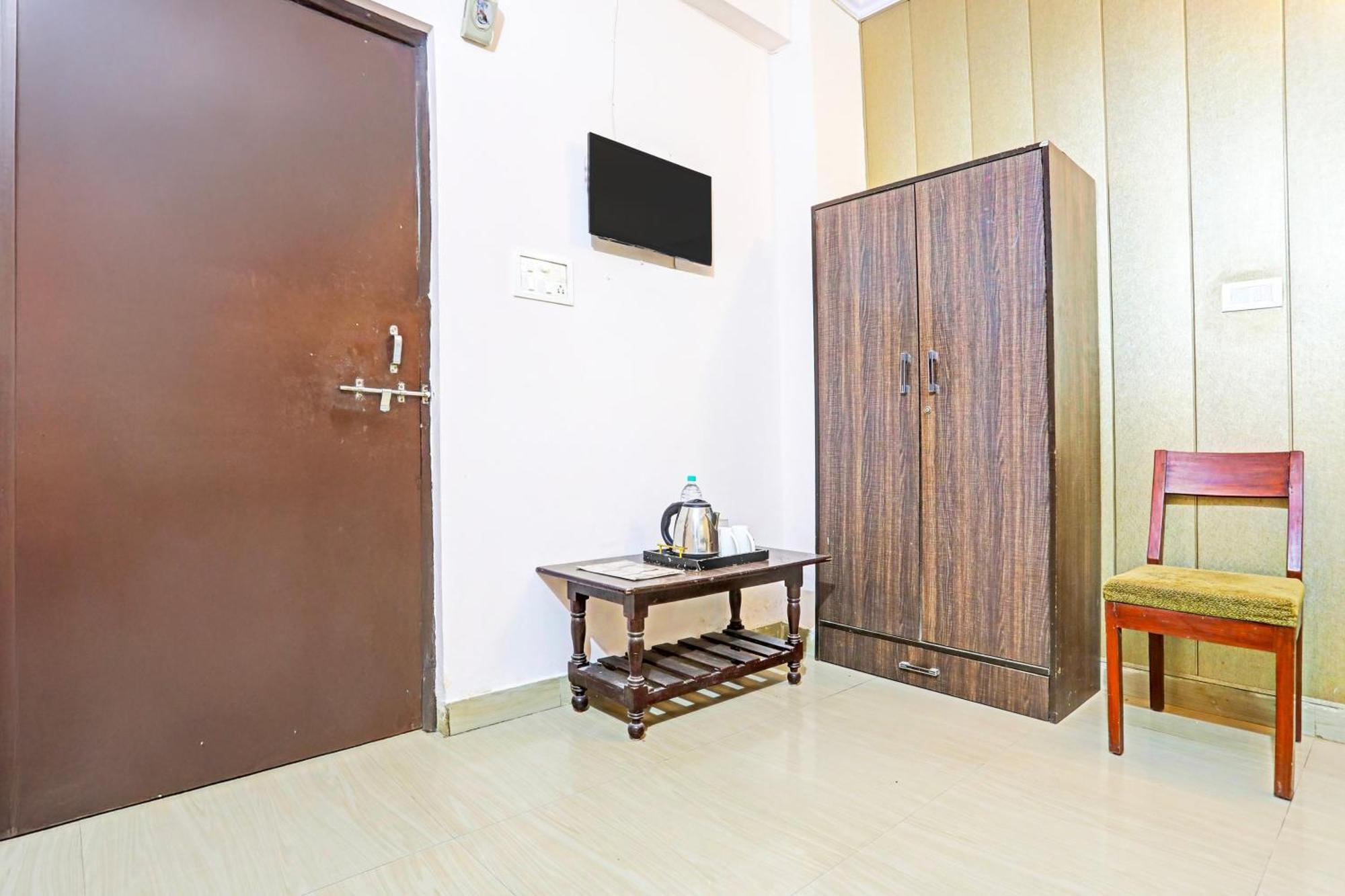 Hotel O Arvi Guest House พาราณสี ภายนอก รูปภาพ