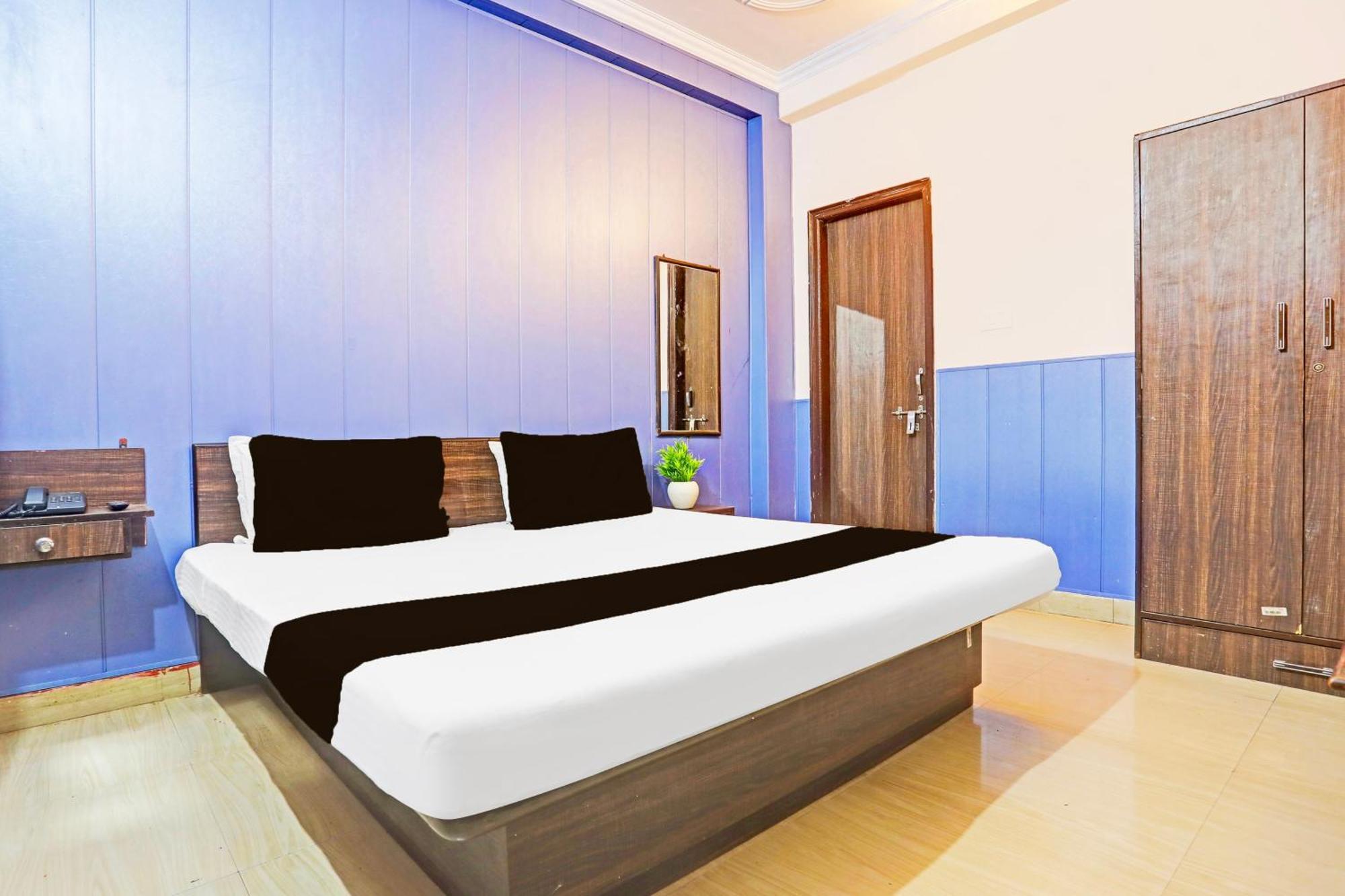 Hotel O Arvi Guest House พาราณสี ภายนอก รูปภาพ