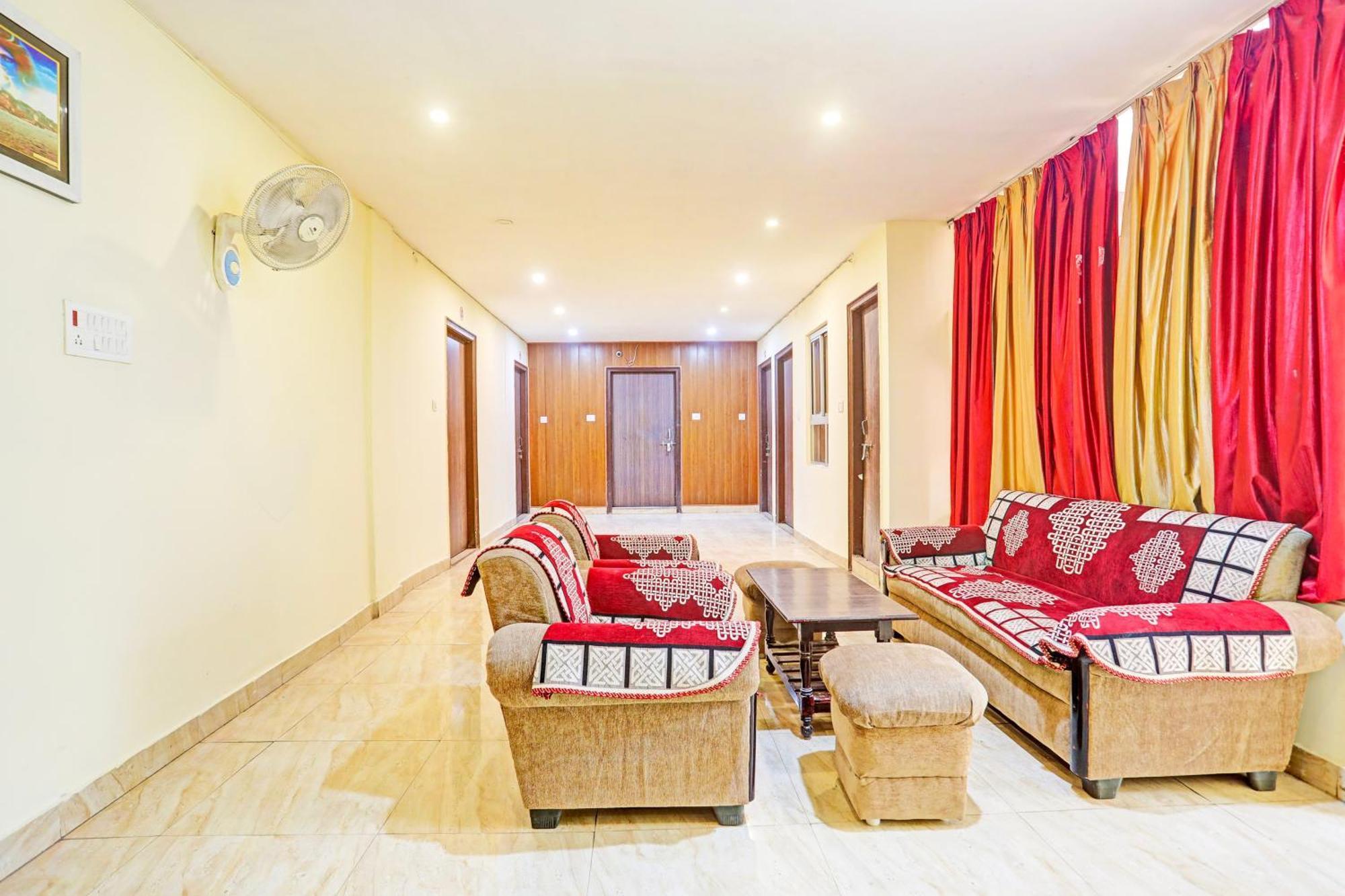 Hotel O Arvi Guest House พาราณสี ภายนอก รูปภาพ