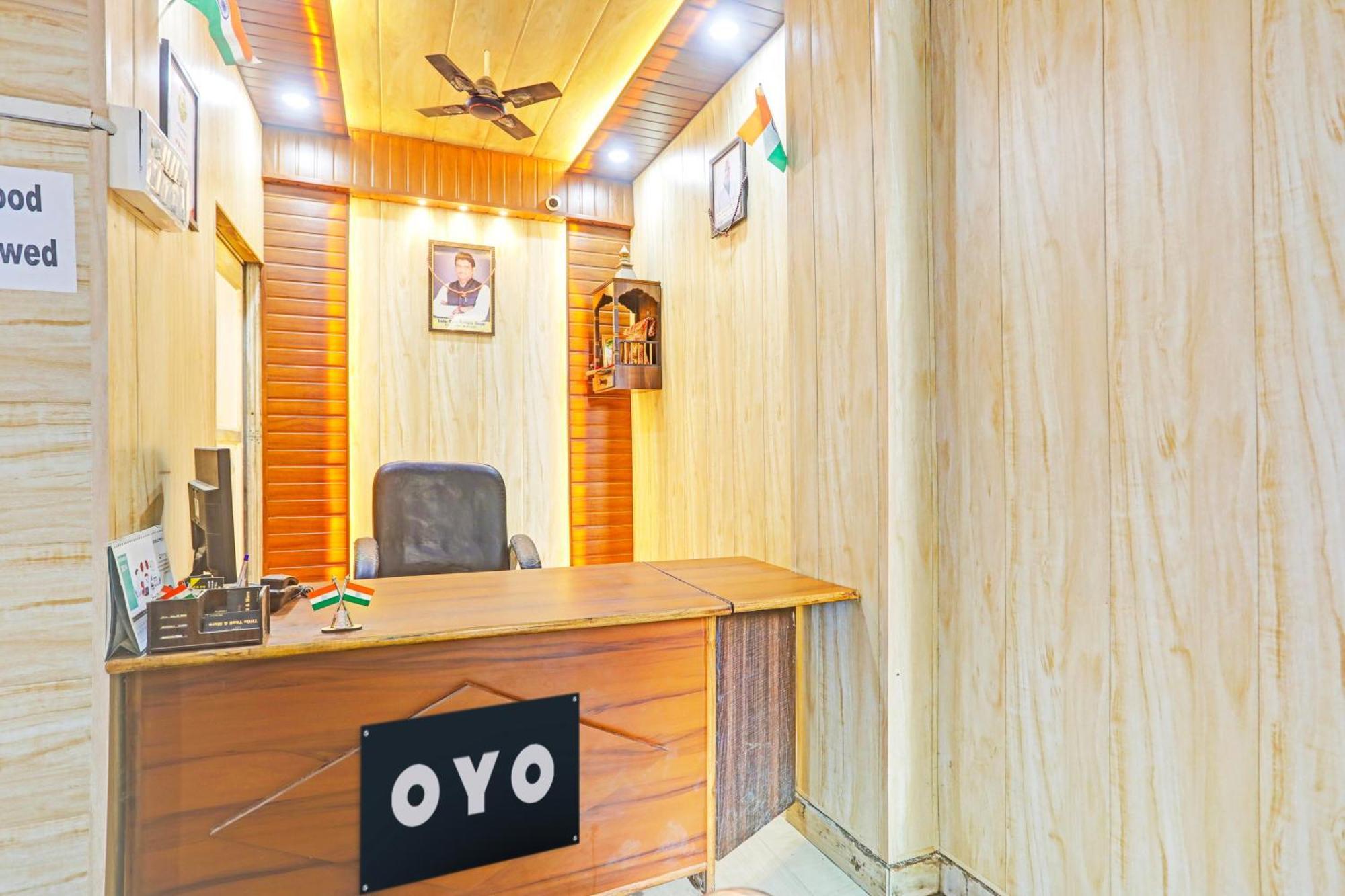 Hotel O Arvi Guest House พาราณสี ภายนอก รูปภาพ