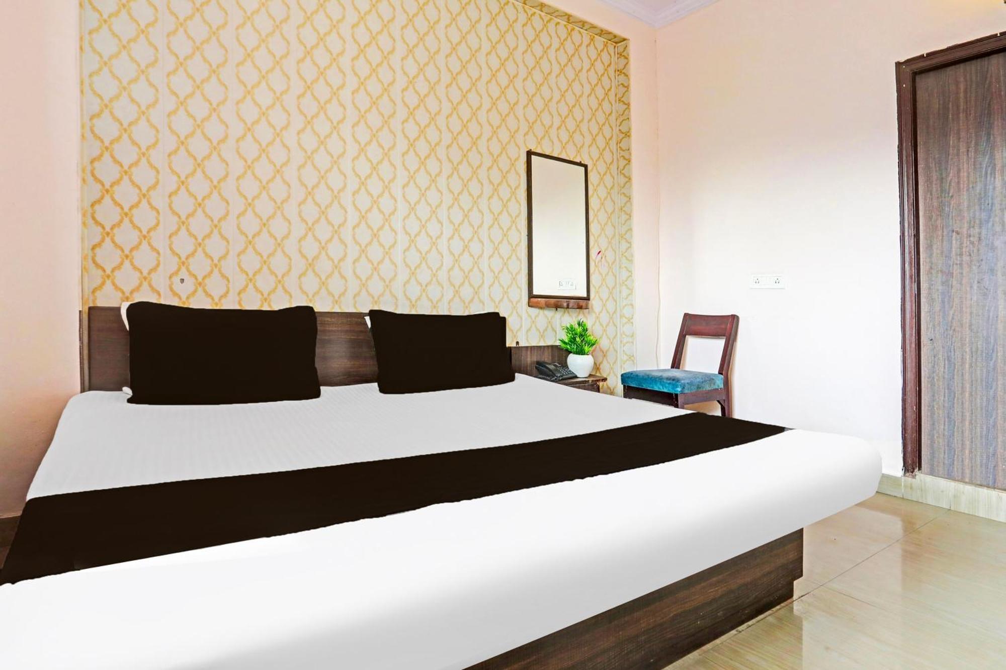 Hotel O Arvi Guest House พาราณสี ภายนอก รูปภาพ