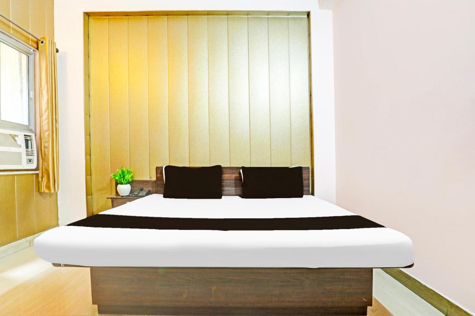 Hotel O Arvi Guest House พาราณสี ภายนอก รูปภาพ